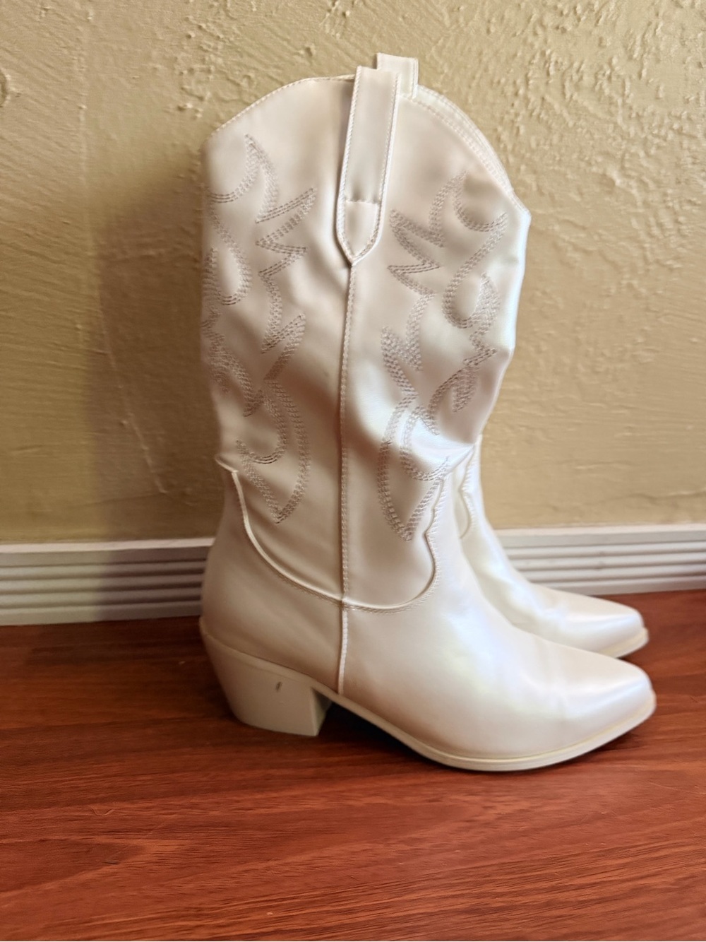 Billini White Western Heeled Cowboy Boots